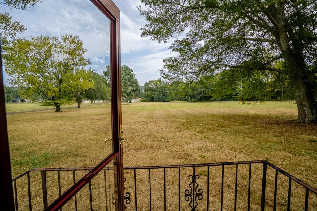 DALTON, Georgia, 30720, United States, 5 Bedrooms Bedrooms, ,3 BathroomsBathrooms,Residential,For Sale,1939085