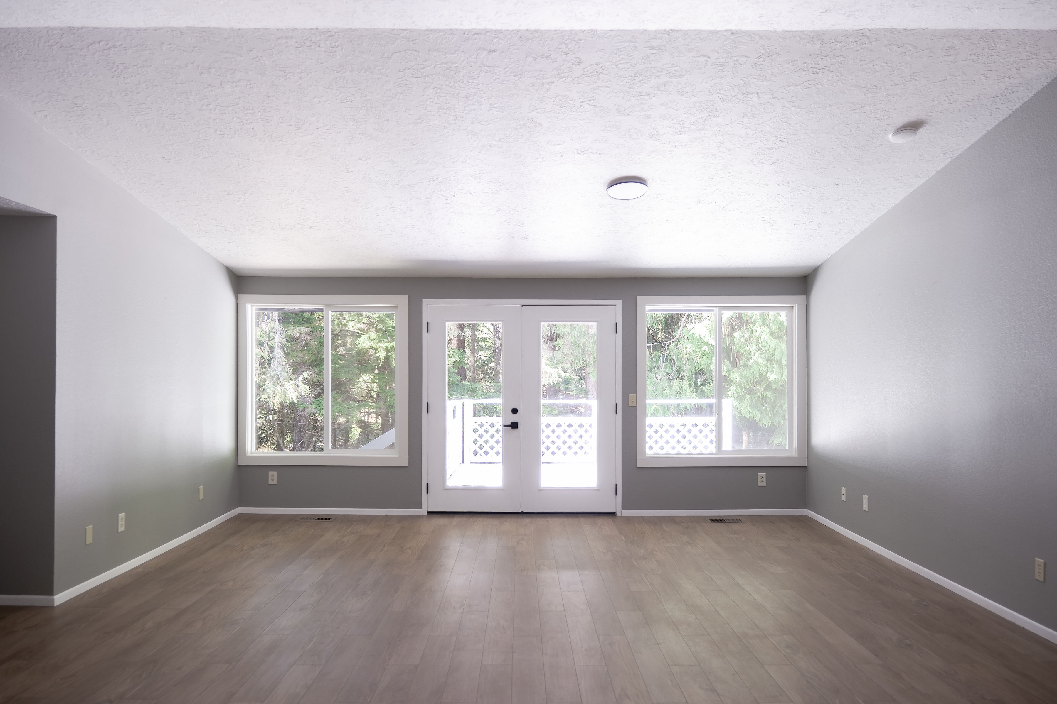 Lincoln City, Oregon, 97367, United States, 3 Bedrooms Bedrooms, ,2 BathroomsBathrooms,Residential,For Sale,1976632