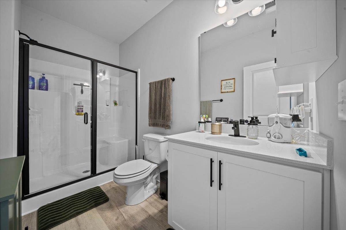 Campobello, South Carolina, 29322, United States, 5 Bedrooms Bedrooms, ,4 BathroomsBathrooms,Residential,For Sale,1978030