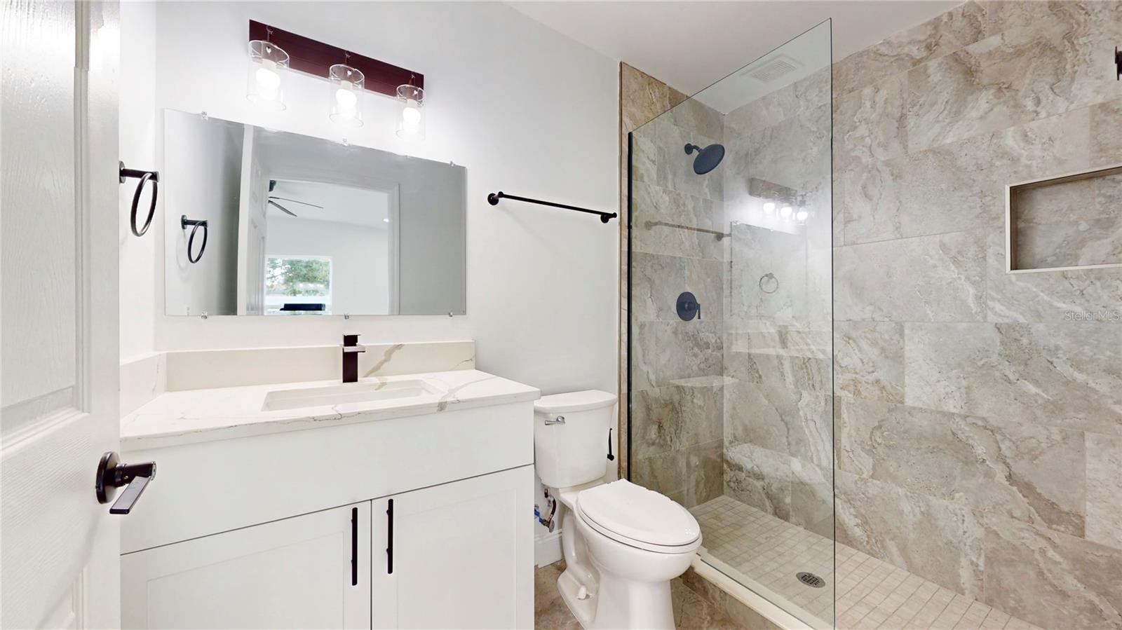ORLANDO, Florida, 32806, United States, 4 Bedrooms Bedrooms, ,3 BathroomsBathrooms,Residential,For Sale,1879831