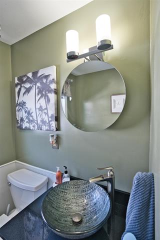 Manchester, New Hampshire, 03109, United States, 3 Bedrooms Bedrooms, ,2 BathroomsBathrooms,Residential,For Sale,2015323