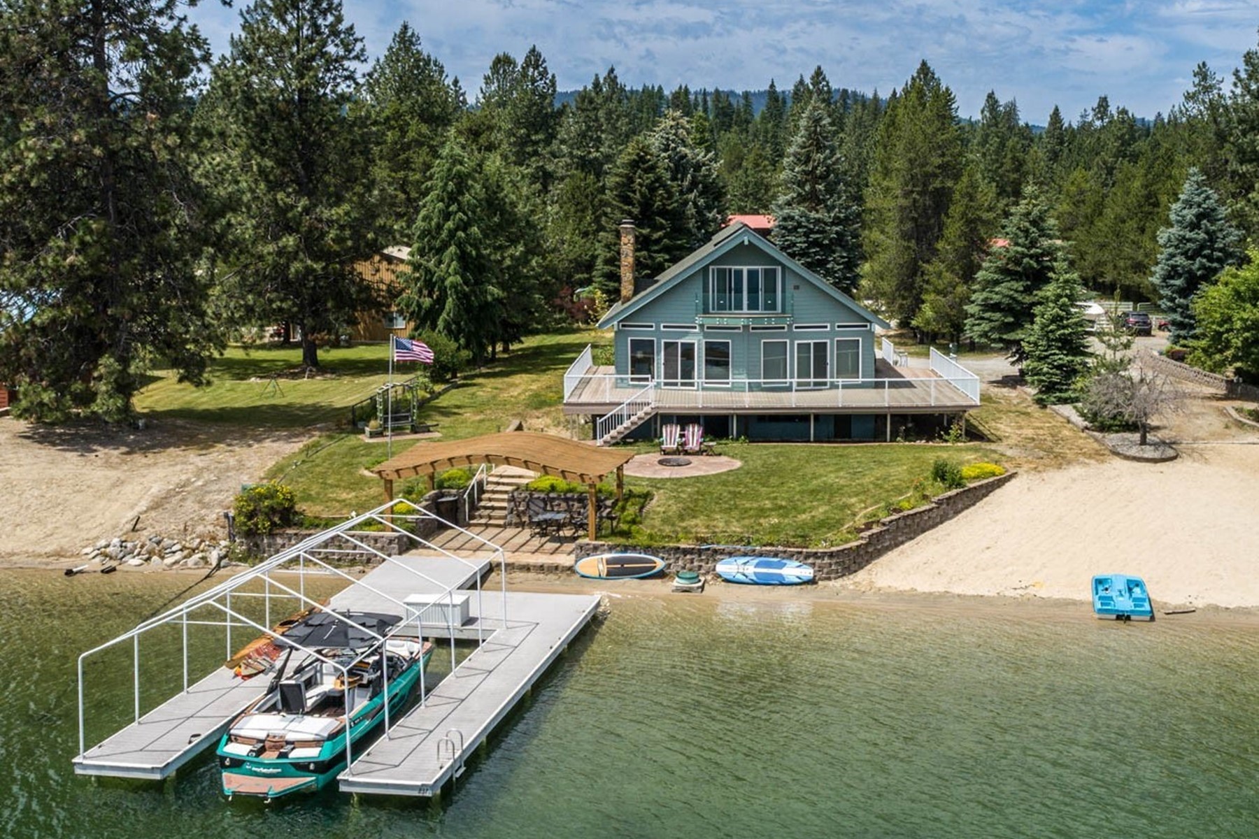  Renovated Waterfront Retreat with Private Dock & Guest Barn - 物件實景