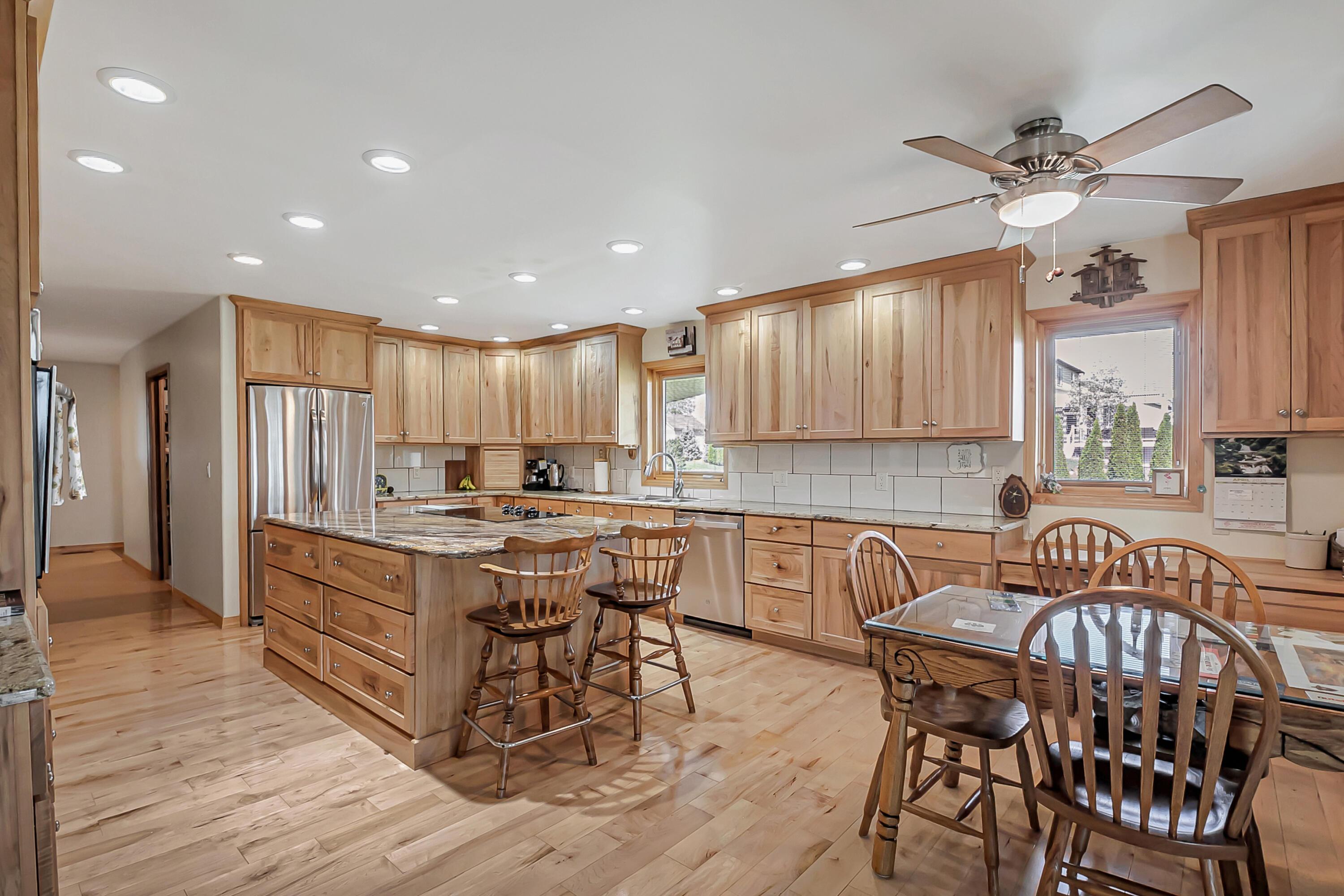 Zanesville, Ohio, 43701, United States, 4 Bedrooms Bedrooms, ,3 BathroomsBathrooms,Residential,For Sale,1766753