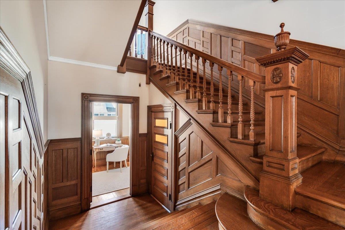 Manchester, New Hampshire, 03104, United States, 5 Bedrooms Bedrooms, ,6 BathroomsBathrooms,Residential,For Sale,1779351