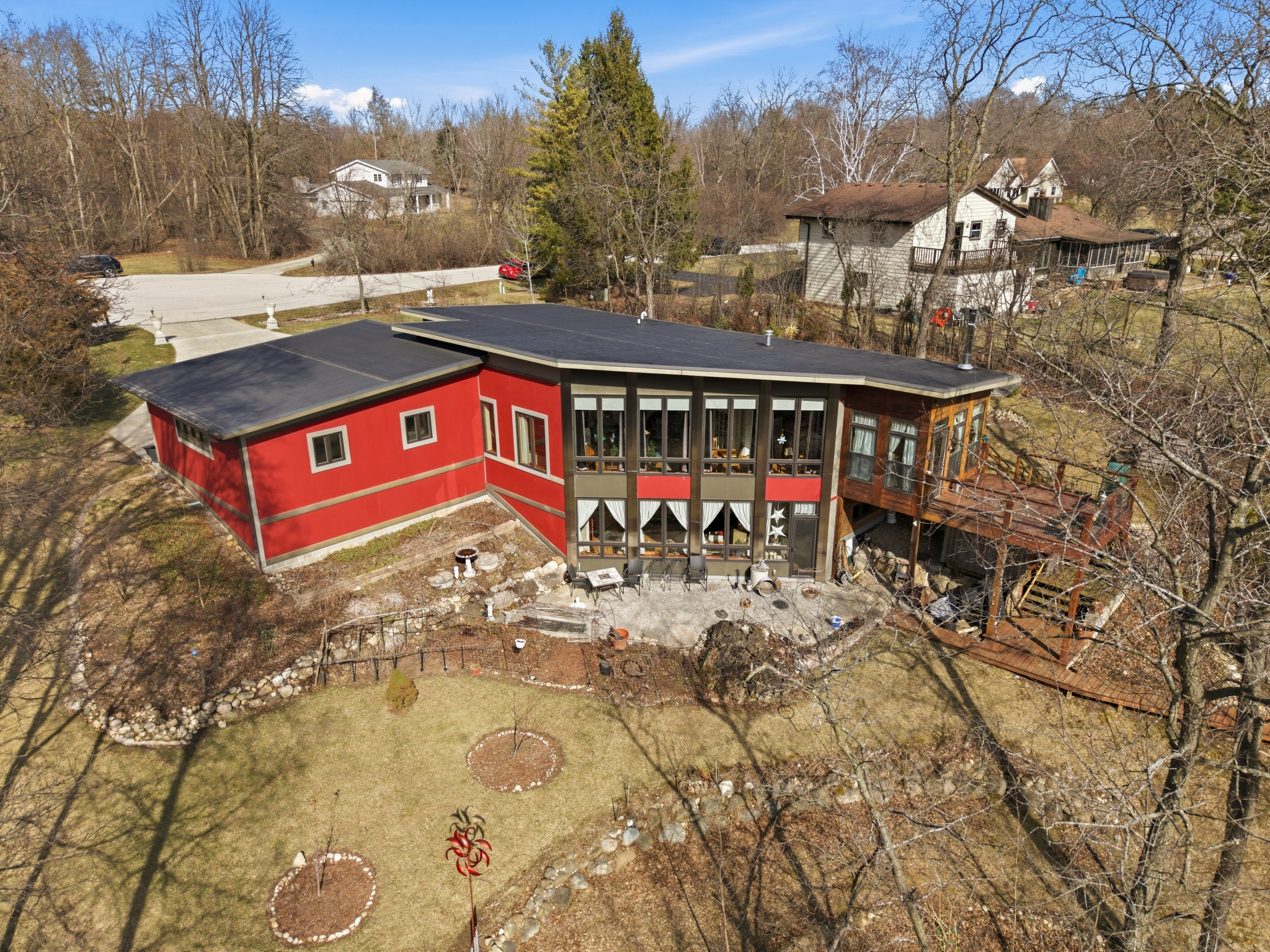  Unique Mid-Century Modern Retreat in a Private Wooded Setting - 物件實景
