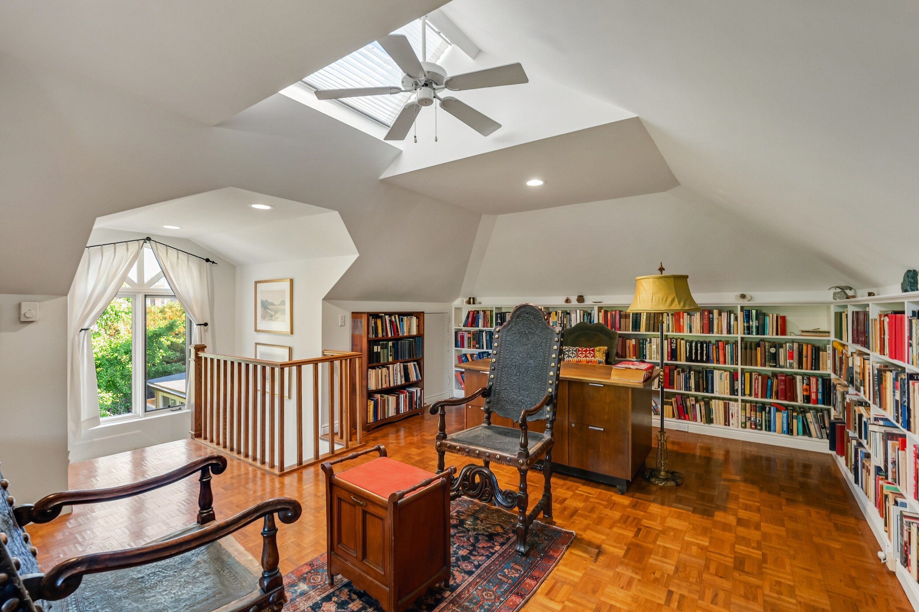 Chaplin Estates Century Home - 物件實景