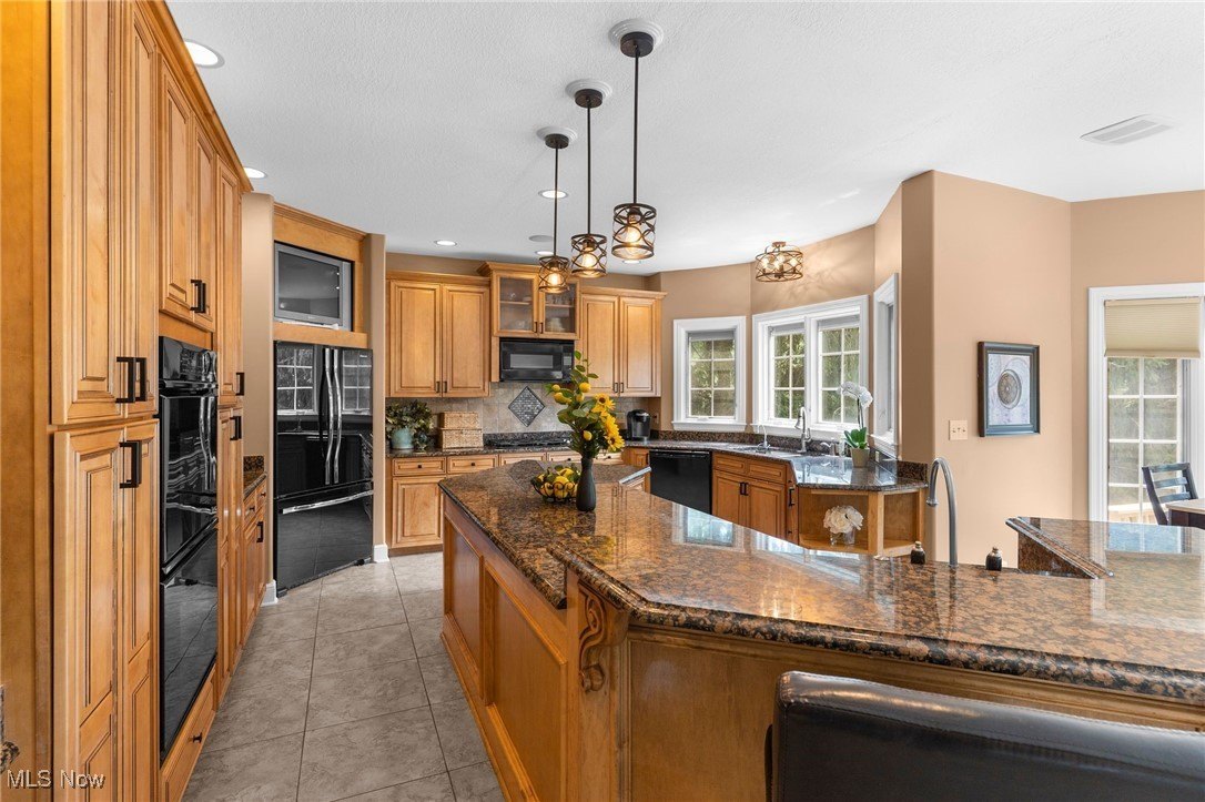 Poland, Ohio, 44514, United States, 5 Bedrooms Bedrooms, ,5 BathroomsBathrooms,Residential,For Sale,1895339