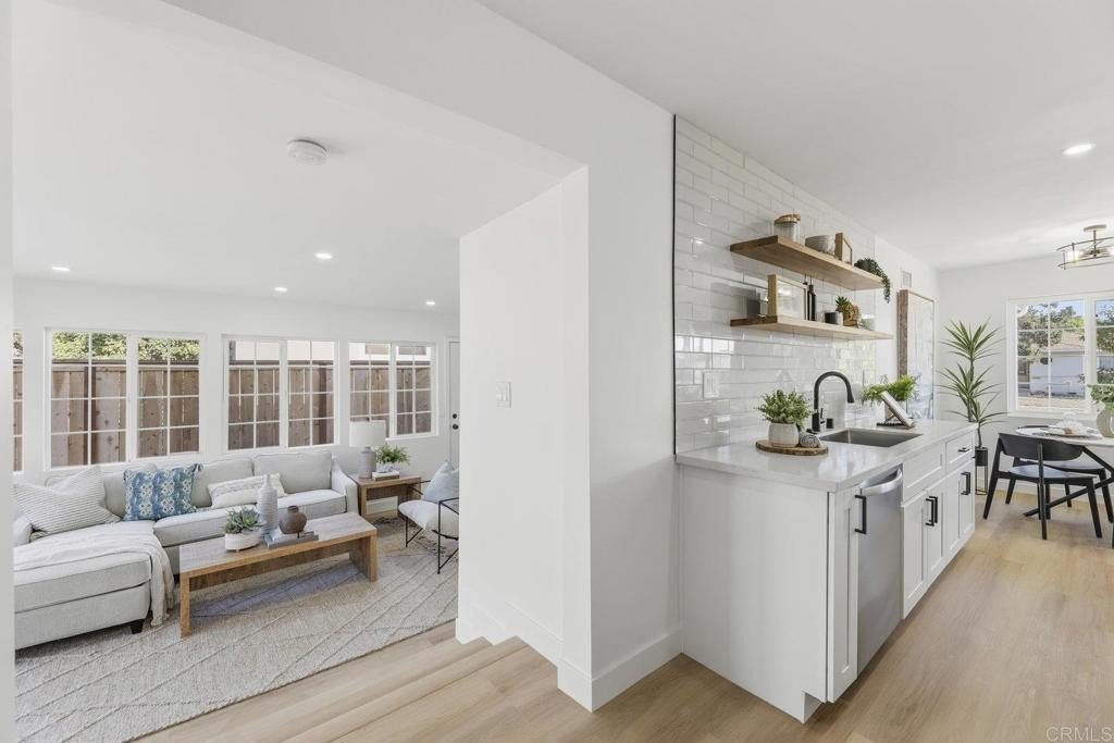 Escondido, California, 92027, United States, 3 Bedrooms Bedrooms, ,2 BathroomsBathrooms,Residential,For Sale,1990327