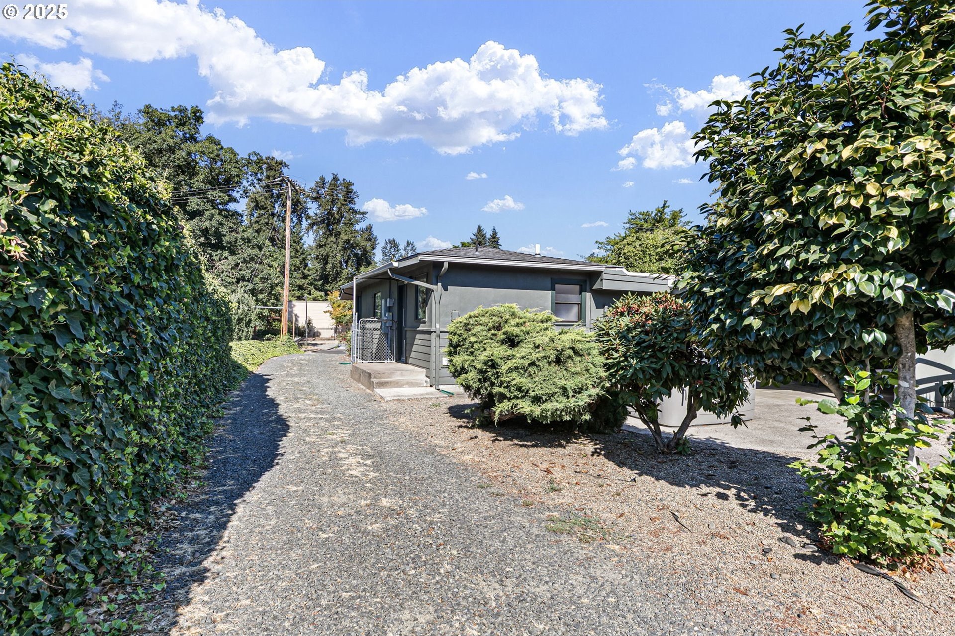 Springfield, Oregon, 97477, United States, 4 Bedrooms Bedrooms, ,2 BathroomsBathrooms,Residential,For Sale,1918433