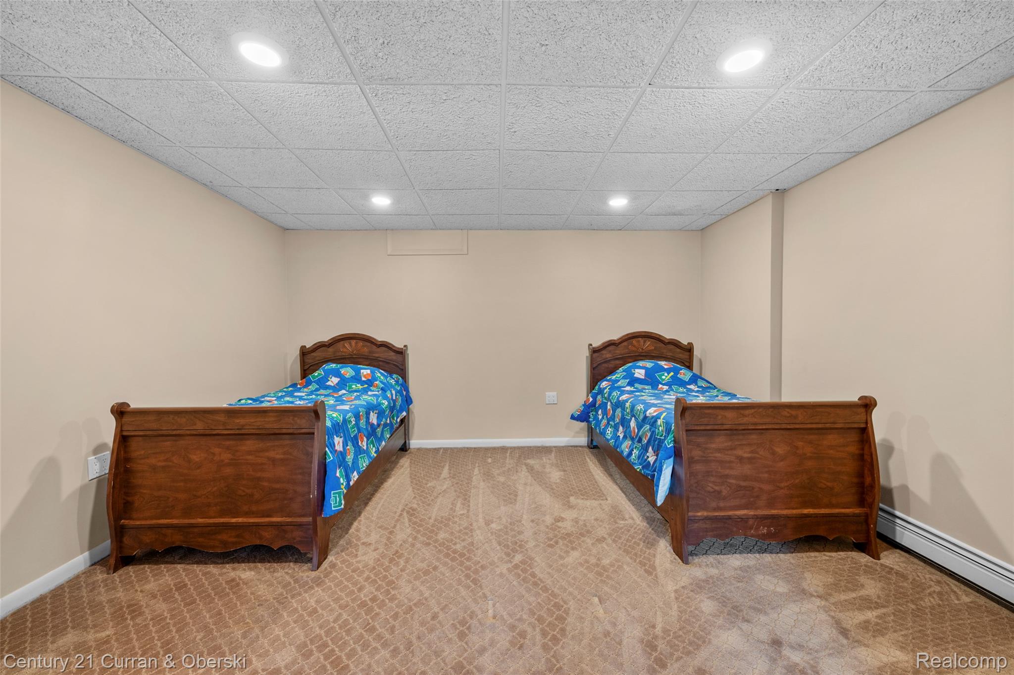 Walled Lake, Michigan, 48390, United States, 3 Bedrooms Bedrooms, ,3 BathroomsBathrooms,Residential,For Sale,1938303