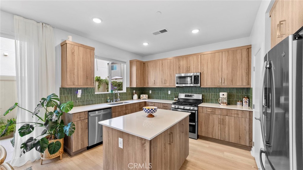 Fallbrook, California, 92028, United States, 3 Bedrooms Bedrooms, ,3 BathroomsBathrooms,Residential,For Sale,1987532