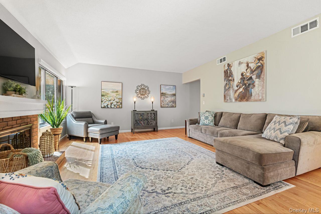 Somers, New York, 10589, United States, 2 Bedrooms Bedrooms, ,2 BathroomsBathrooms,Residential,For Sale,1940069