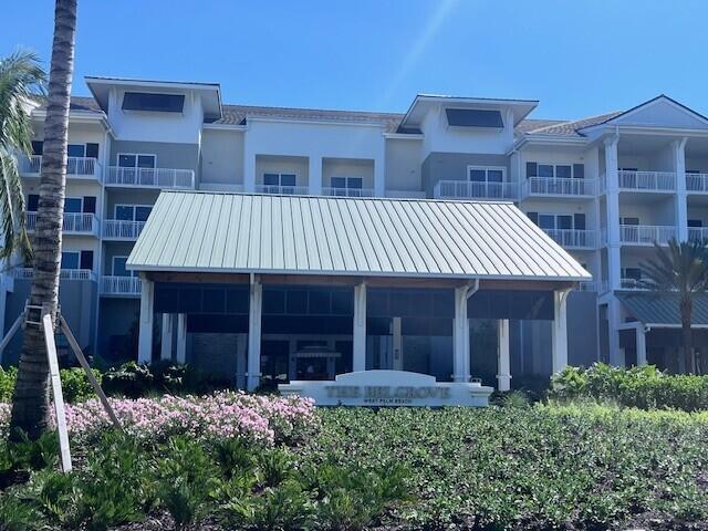 West Palm Beach, Florida, 33401, United States, 3 Bedrooms Bedrooms, ,4 BathroomsBathrooms,Residential,For Sale,1745907