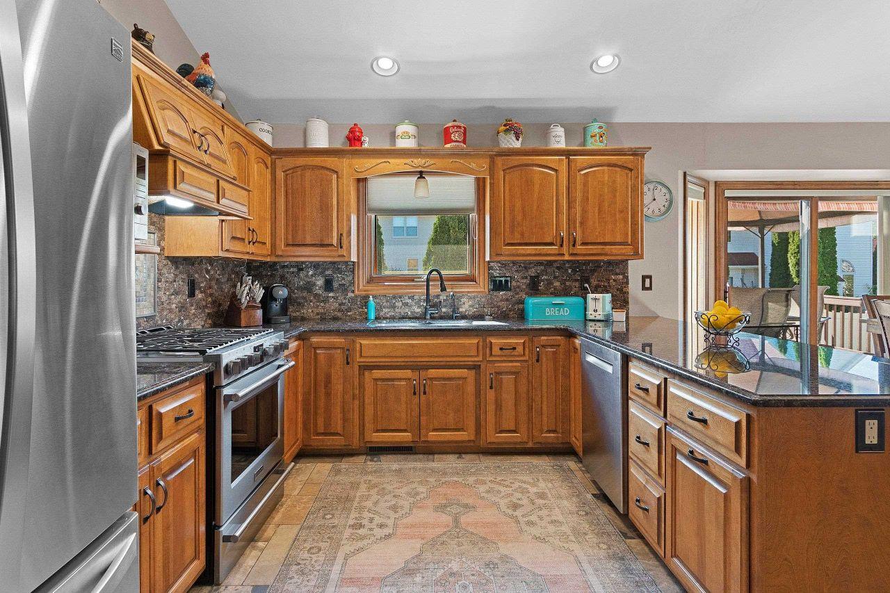 GREEN BAY, Wisconsin, 54302, United States, 3 Bedrooms Bedrooms, ,4 BathroomsBathrooms,Residential,For Sale,1818314