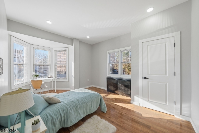 Bloomfield Twp., New Jersey, 07003, United States, 6 Bedrooms Bedrooms, ,3 BathroomsBathrooms,Residential,For Sale,2003277