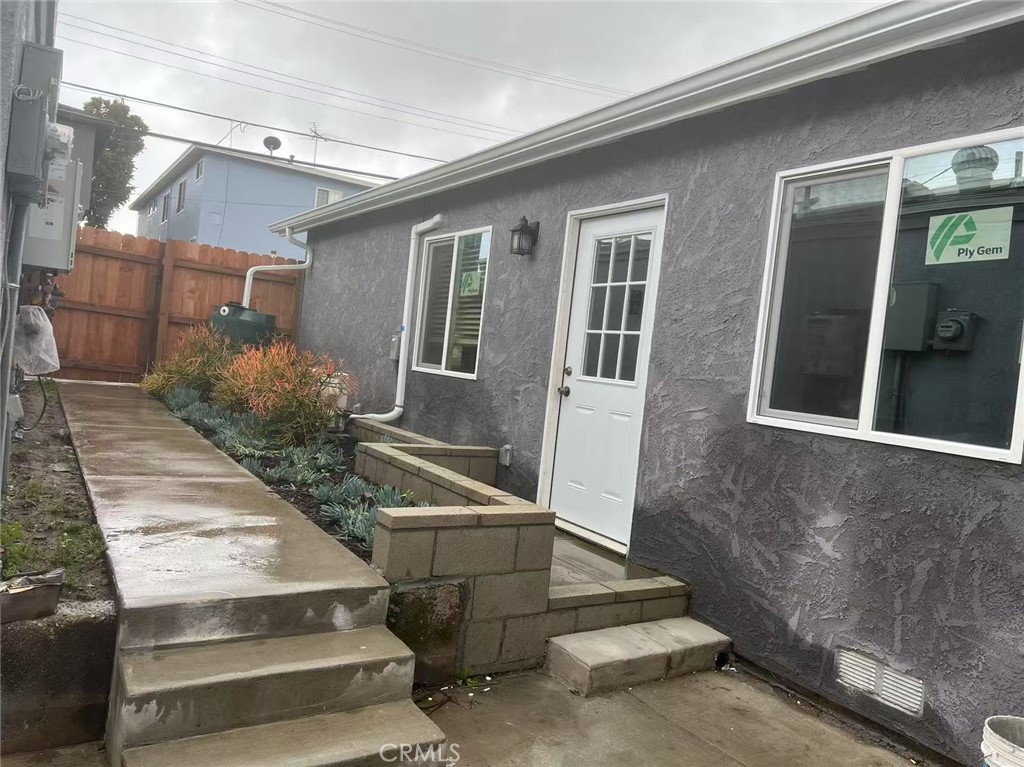 Los Angeles, California, 90016, United States, 5 Bedrooms Bedrooms, ,4 BathroomsBathrooms,Residential,For Sale,1791487