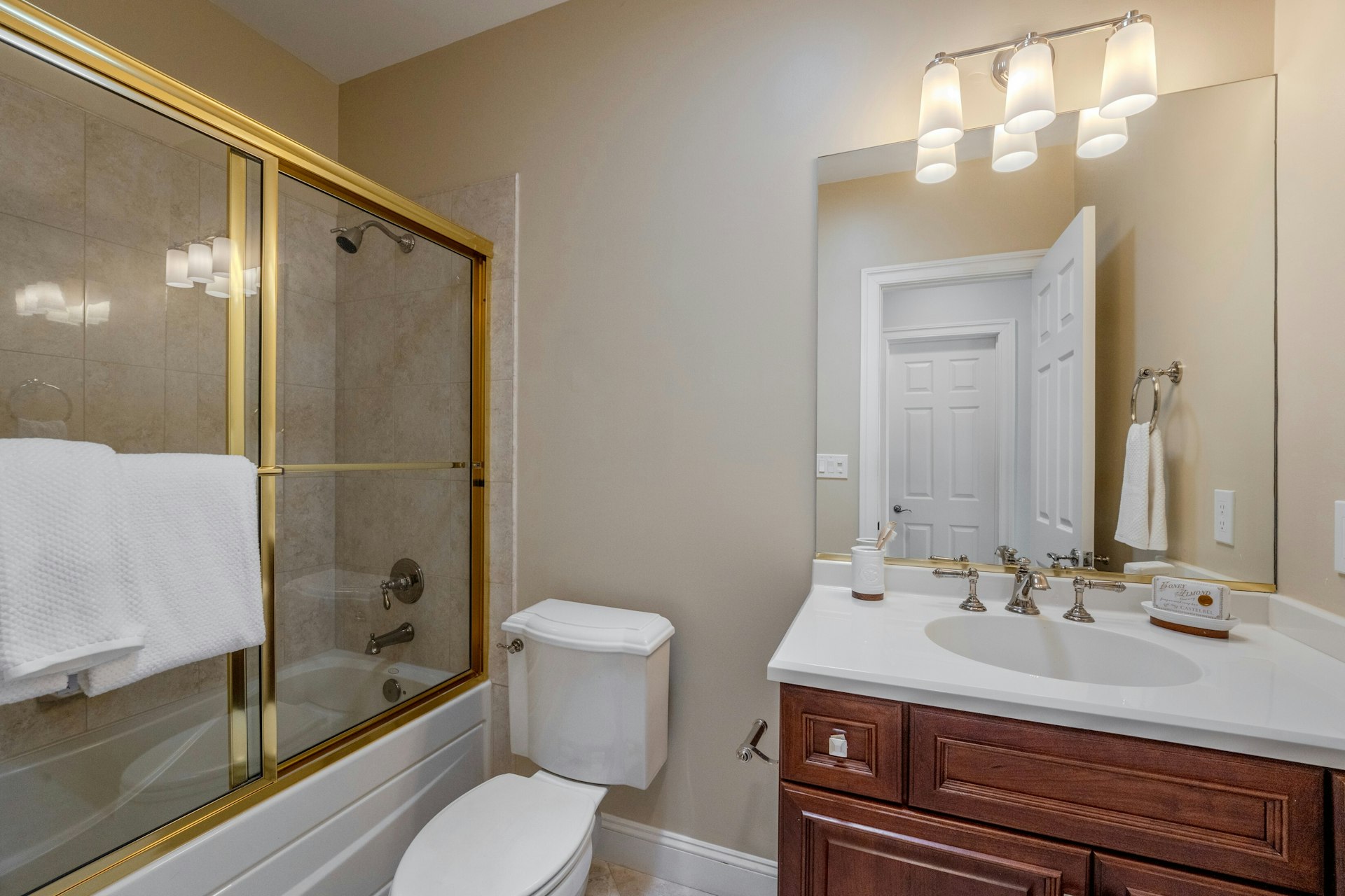  40321 Beacon Hill Drive, Leesburg, VA 20176 - 物件實景