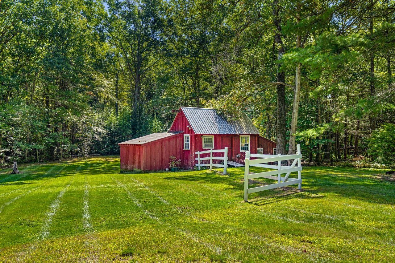 Amherst, New Hampshire, 03031, United States, 2 Bedrooms Bedrooms, ,1 BathroomBathrooms,Residential,For Sale,1996144
