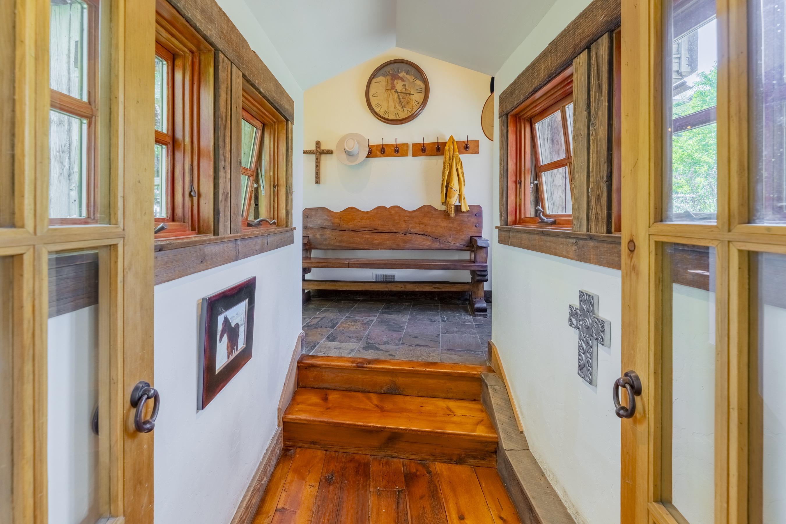  BEAR ALLEY - Unwrap The Fairytale - A Once-In-A-Lifetime Creekside Compound - 物件實景