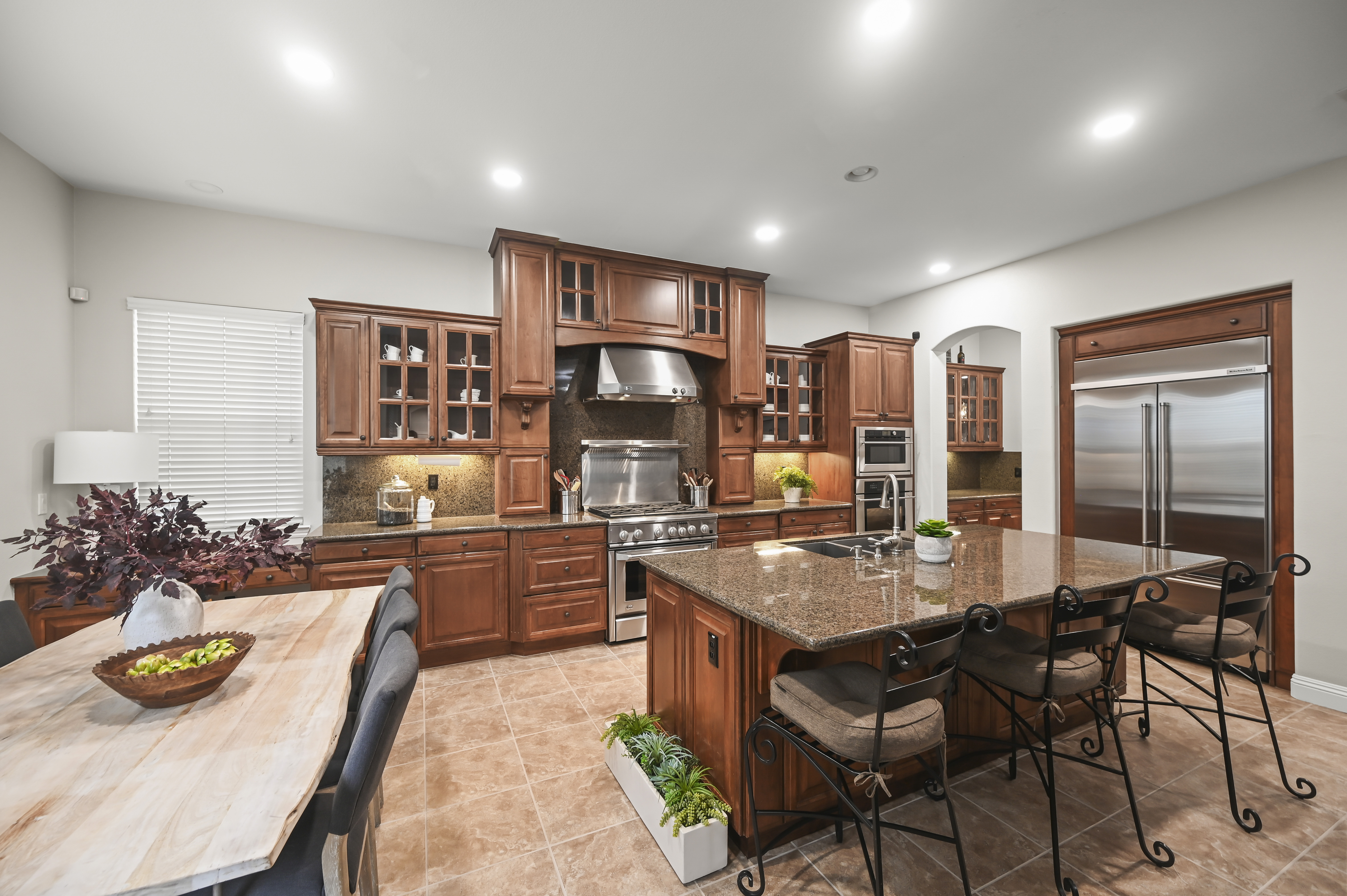  Stunning Monterosso Estate on Private Court with Designer Indoor-Outdoor Living - 物件實景