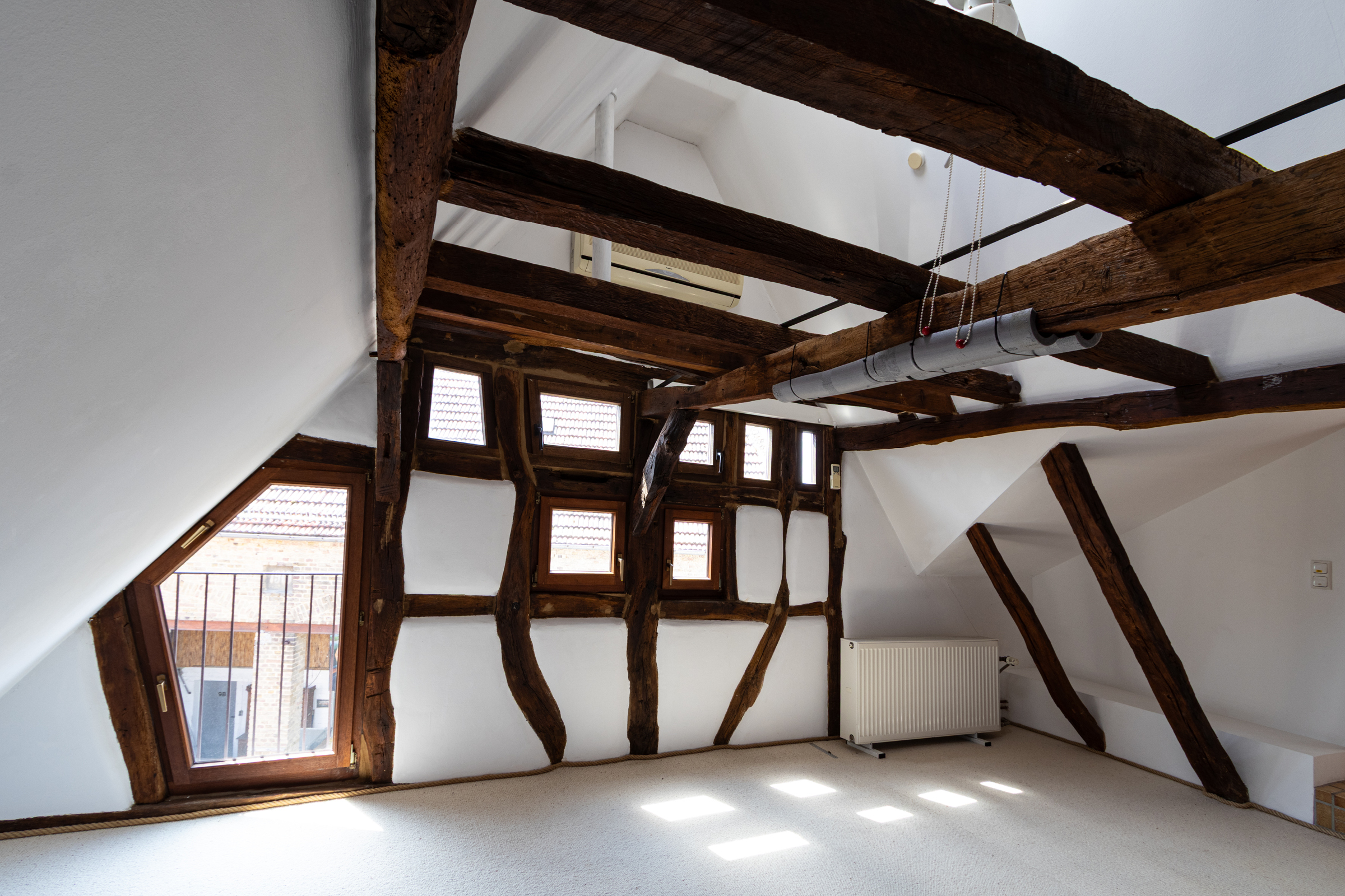  Historic Half-Timbered House with Exceptional Charm - 物件實景