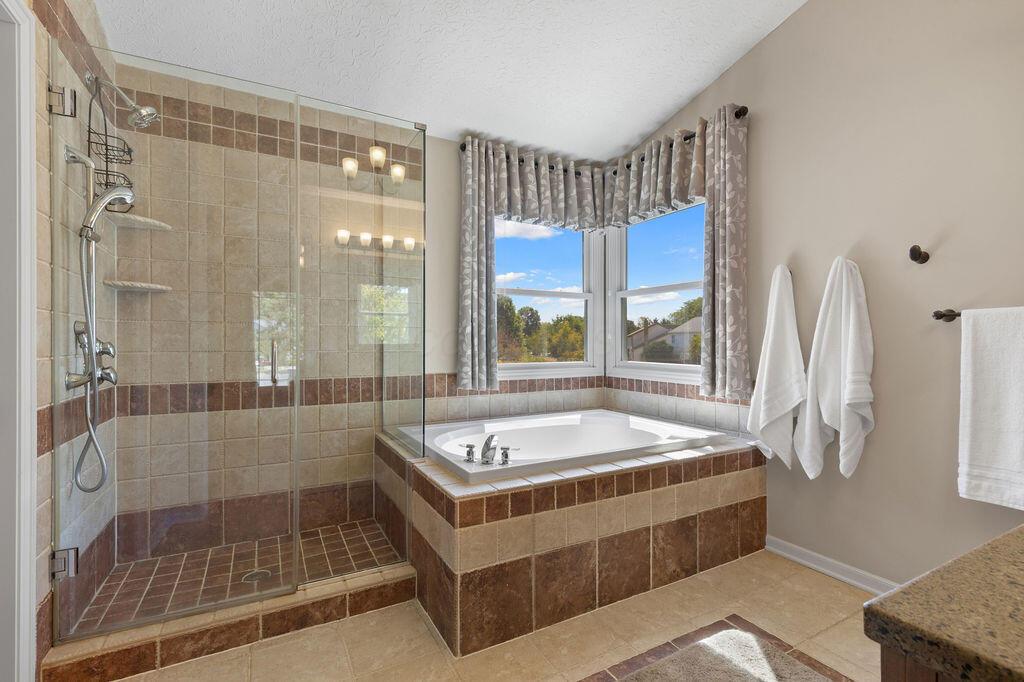 Dublin, Ohio, 43016, United States, 3 Bedrooms Bedrooms, ,3 BathroomsBathrooms,Residential,For Sale,1950814