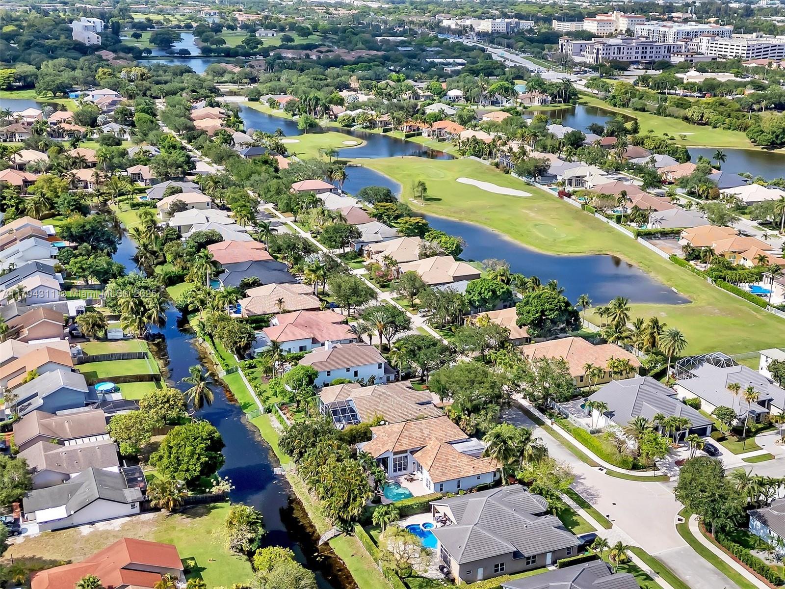 Davie, Florida, 33328, United States, 5 Bedrooms Bedrooms, ,4 BathroomsBathrooms,Residential,For Sale,1793011