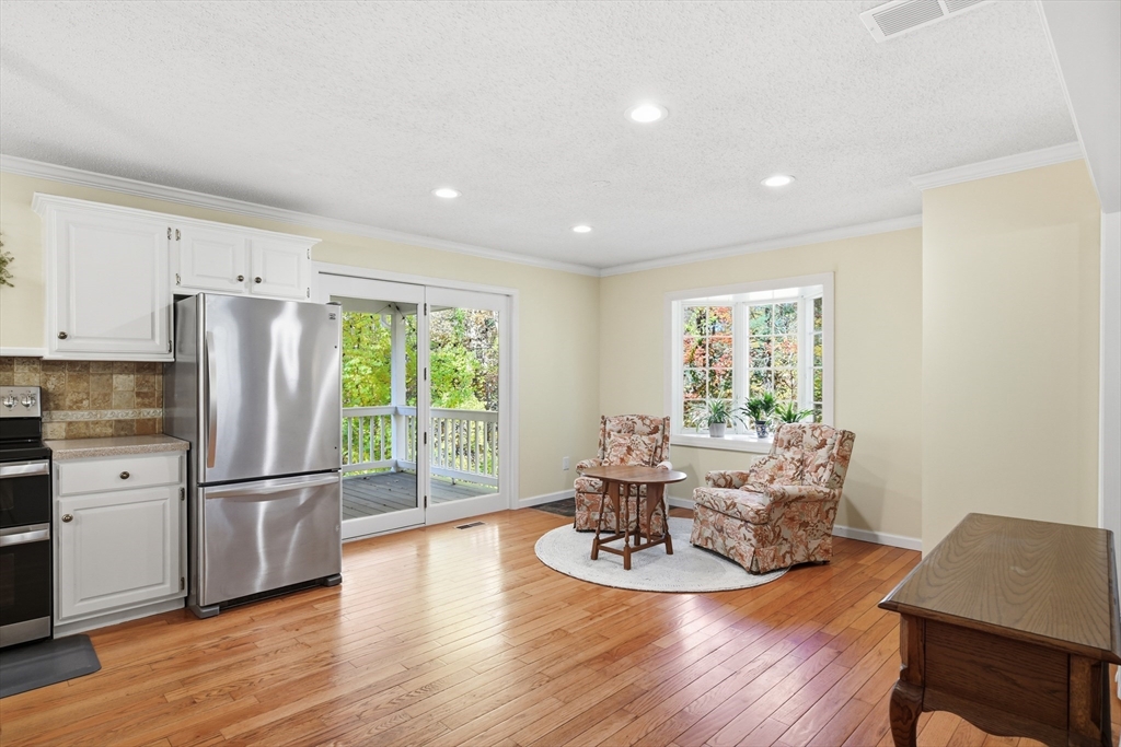 Monson, Massachusetts, 01057, United States, 4 Bedrooms Bedrooms, ,3 BathroomsBathrooms,Residential,For Sale,1969322