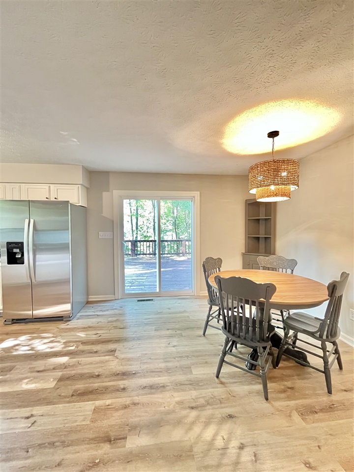 Scottsville, Kentucky, 42164, United States, 4 Bedrooms Bedrooms, ,3 BathroomsBathrooms,Residential,For Sale,1848672