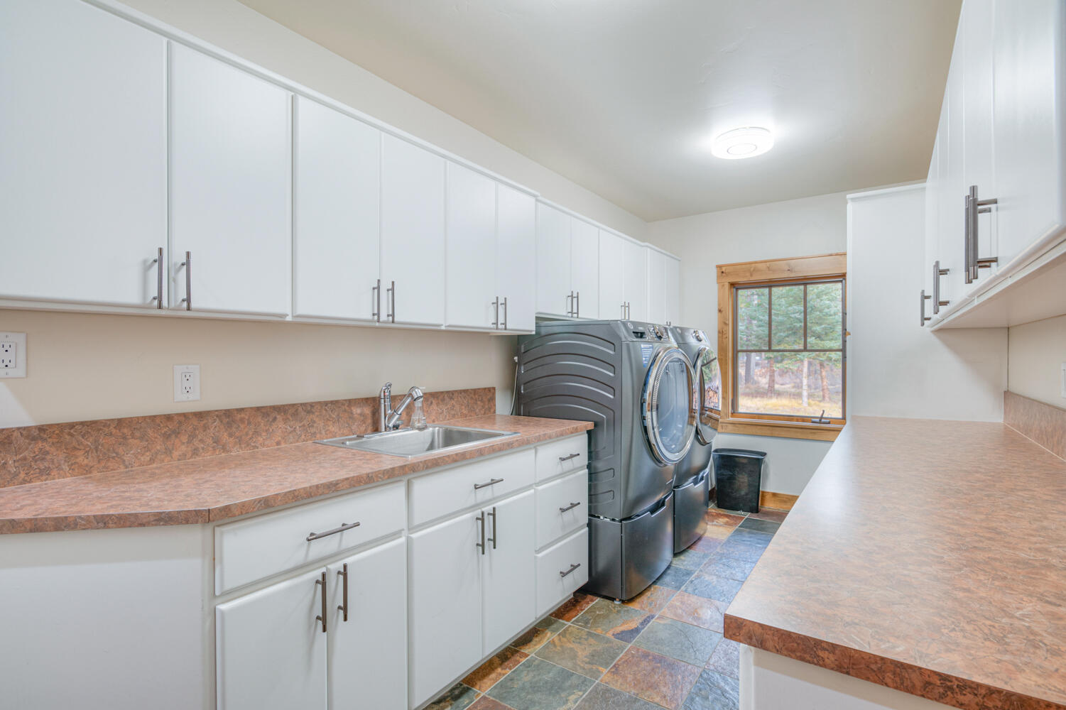 Bend, Oregon, 97707, United States, 4 Bedrooms Bedrooms, ,4 BathroomsBathrooms,Residential,For Sale,2005289