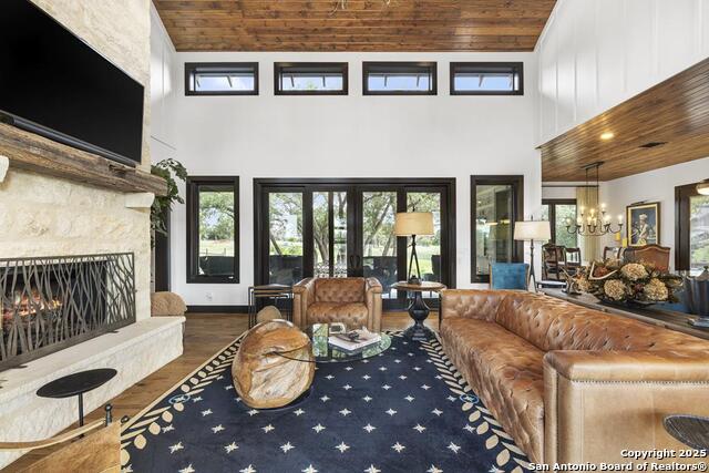 Fredericksburg, Texas, 78624, United States, 4 Bedrooms Bedrooms, ,5 BathroomsBathrooms,Residential,For Sale,1828714