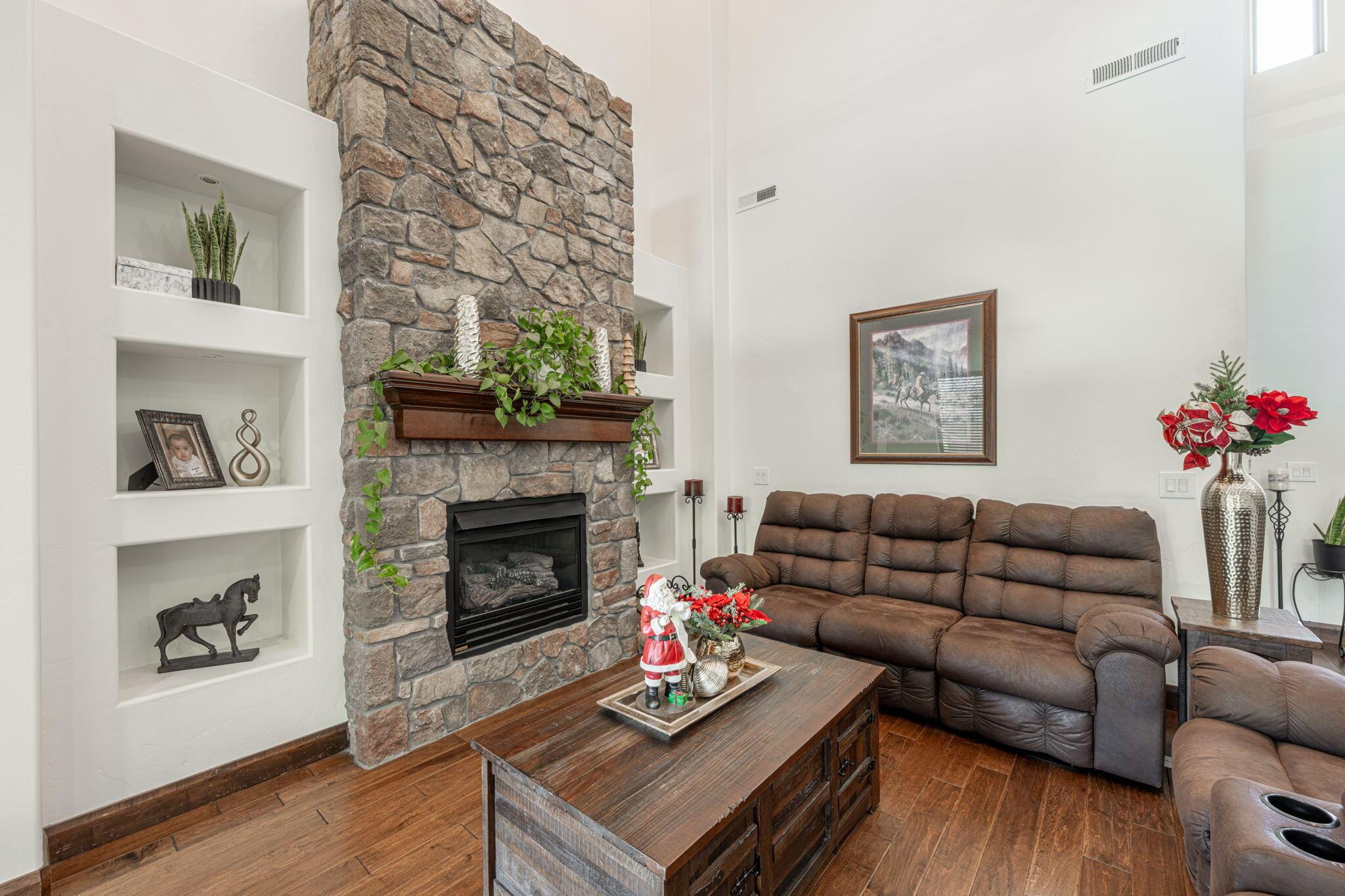 St George, Utah, 84790, United States, 5 Bedrooms Bedrooms, ,4 BathroomsBathrooms,Residential,For Sale,2006335