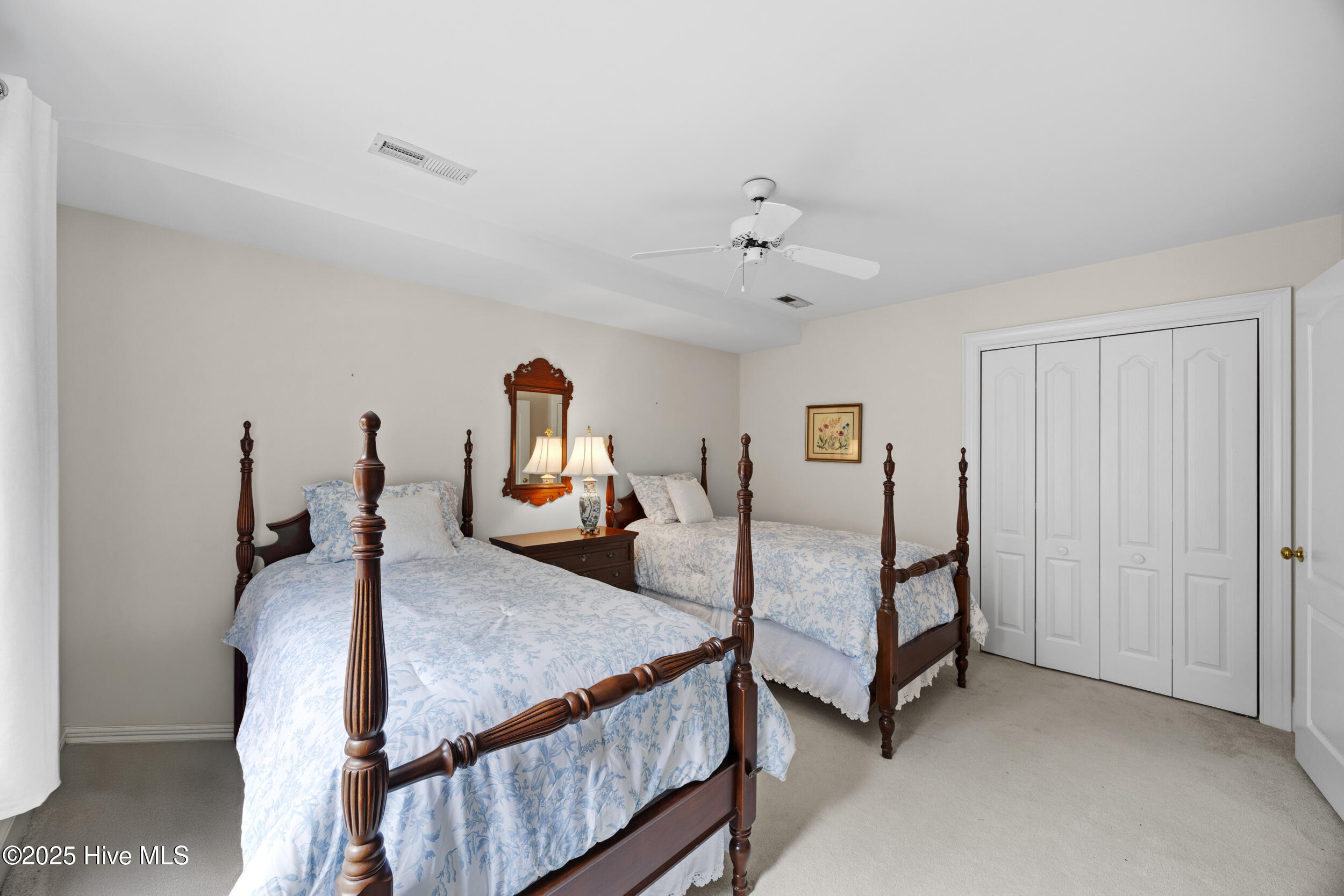 Wilmington, North Carolina, 28405, United States, 4 Bedrooms Bedrooms, ,4 BathroomsBathrooms,Residential,For Sale,1876476