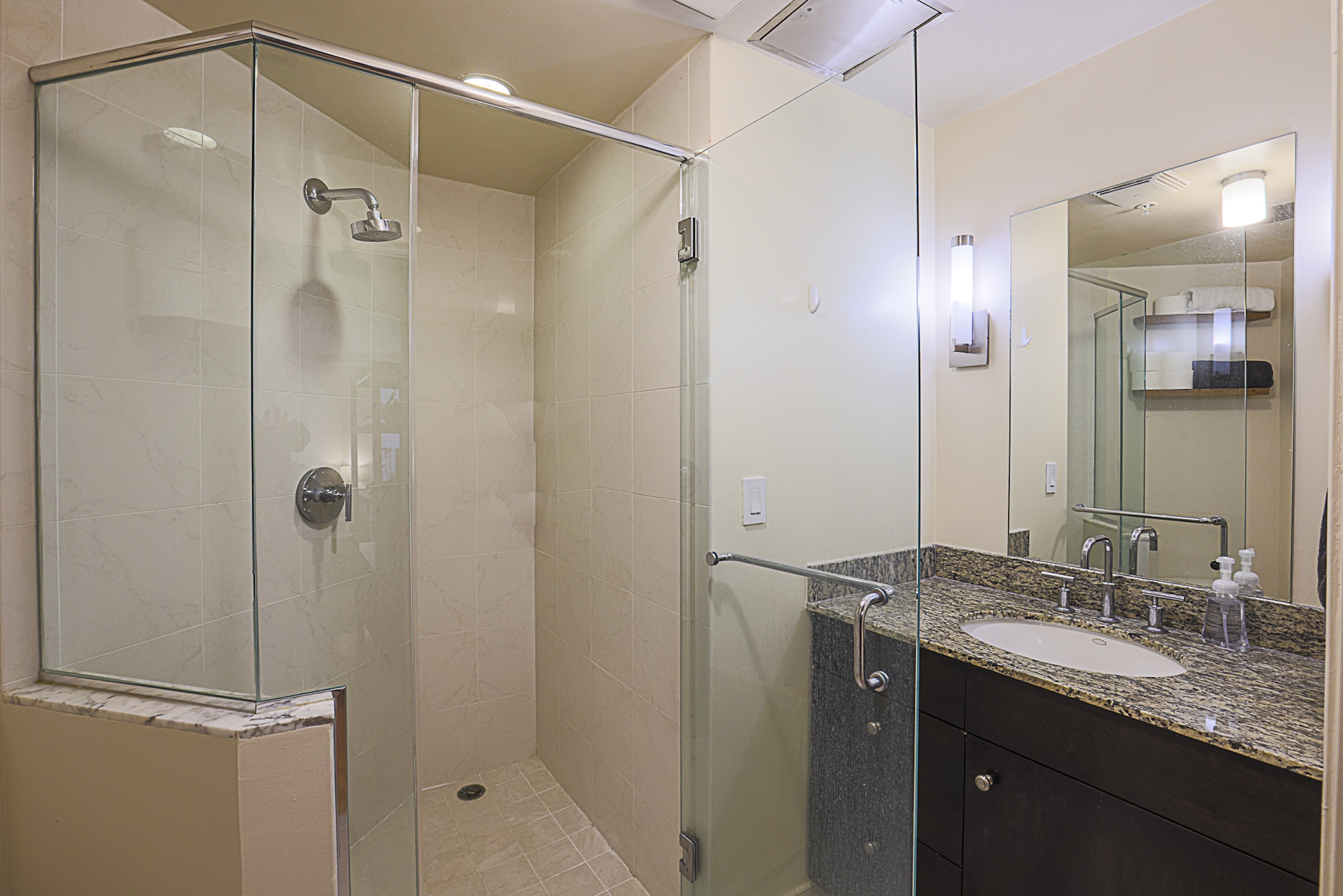  HARBOR EAST - 物件實景