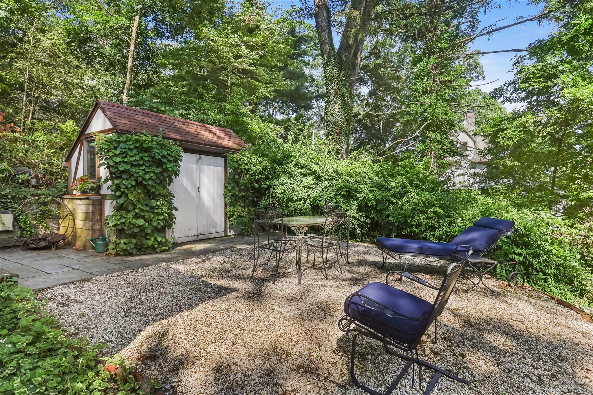 Pleasantville, New York, 10570, United States, 4 Bedrooms Bedrooms, ,4 BathroomsBathrooms,Residential,For Sale,1896096
