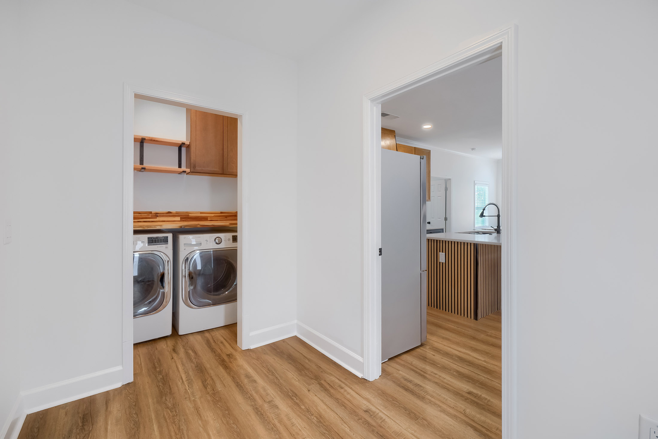  beautifully renovated home where  modern upgrades meet timeless charm - 物件實景