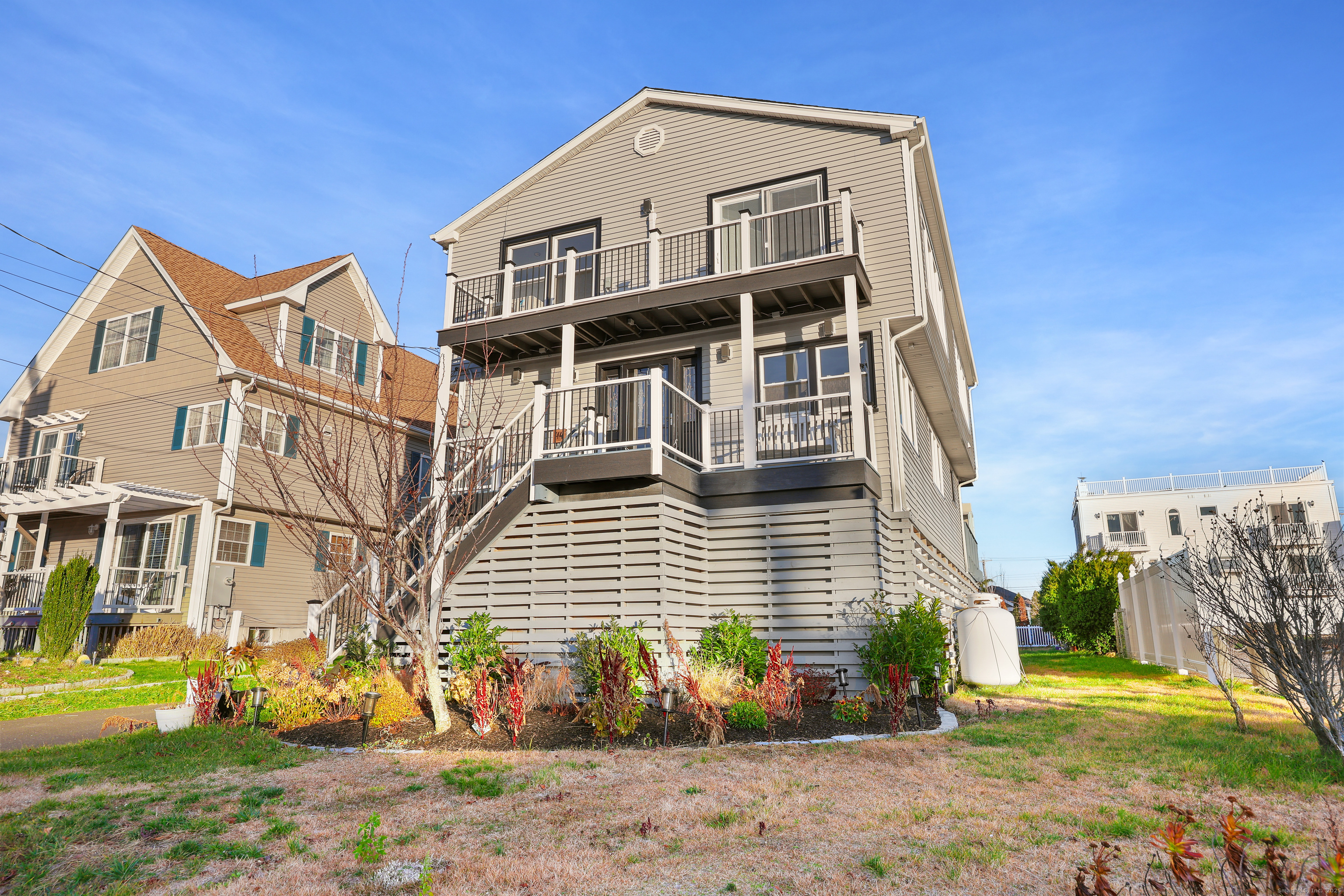 Stratford, Connecticut, 06615, United States, 4 Bedrooms Bedrooms, ,3 BathroomsBathrooms,Residential,For Sale,2003243