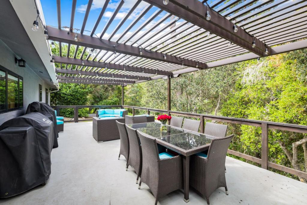 Monterey, California, 93940, United States, 3 Bedrooms Bedrooms, ,2 BathroomsBathrooms,Residential,For Sale,1975715