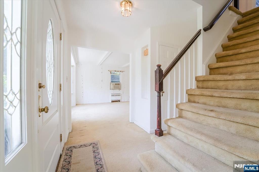 Wyckoff, New Jersey, 07481, United States, 5 Bedrooms Bedrooms, ,3 BathroomsBathrooms,Residential,For Sale,1920026