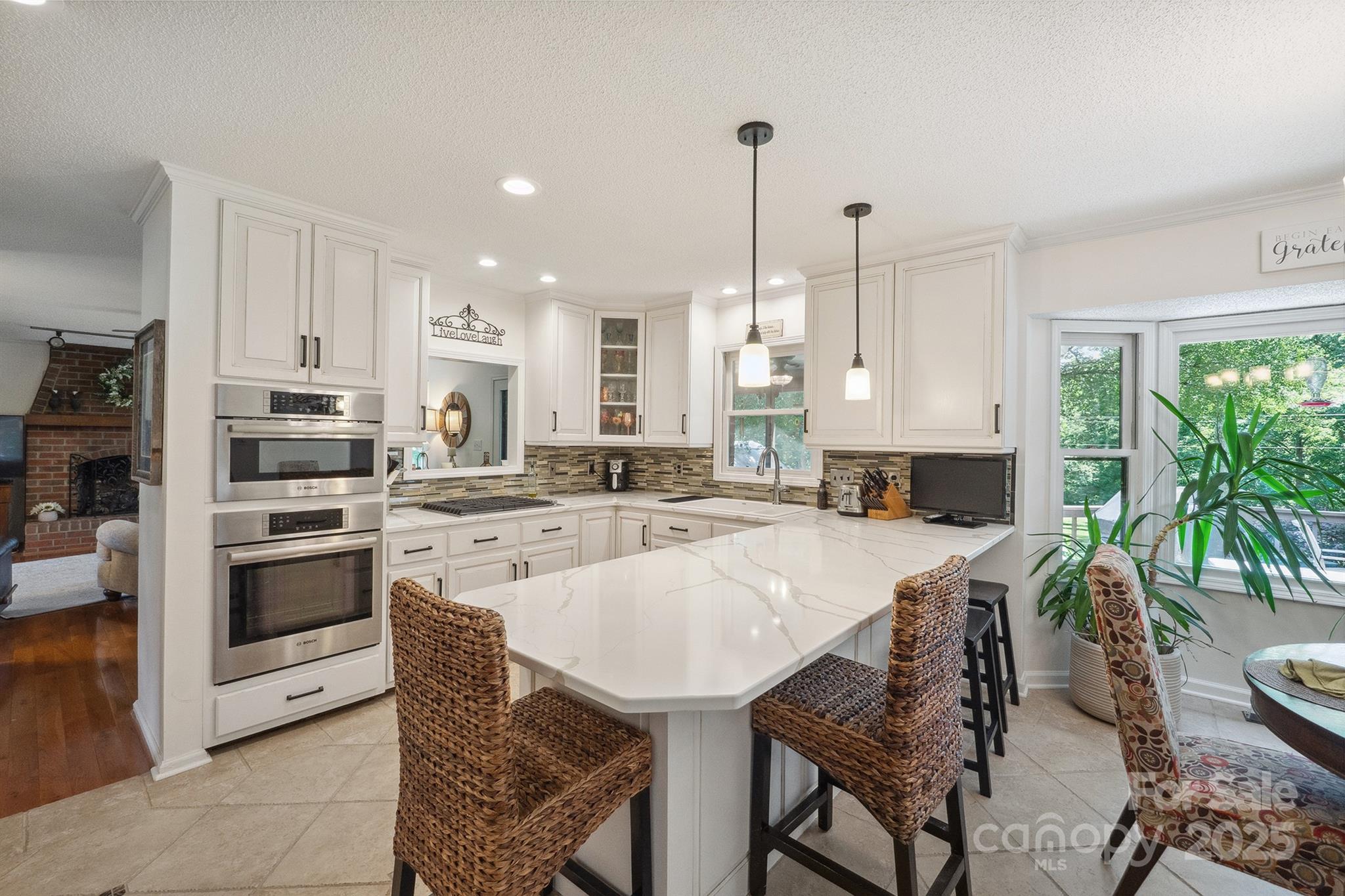 Granite Falls, North Carolina, 28630, United States, 4 Bedrooms Bedrooms, ,4 BathroomsBathrooms,Residential,For Sale,1907172