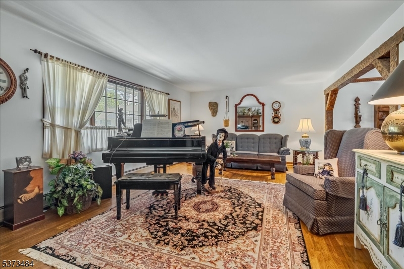 West Milford Twp., New Jersey, 07480-1601, United States, 4 Bedrooms Bedrooms, ,3 BathroomsBathrooms,Residential,For Sale,1928755