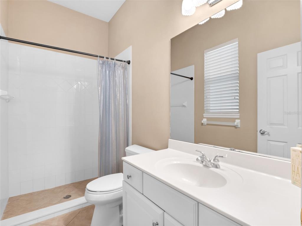 Orlando, Florida, 32819, United States, 5 Bedrooms Bedrooms, ,4 BathroomsBathrooms,Residential,For Sale,1934646