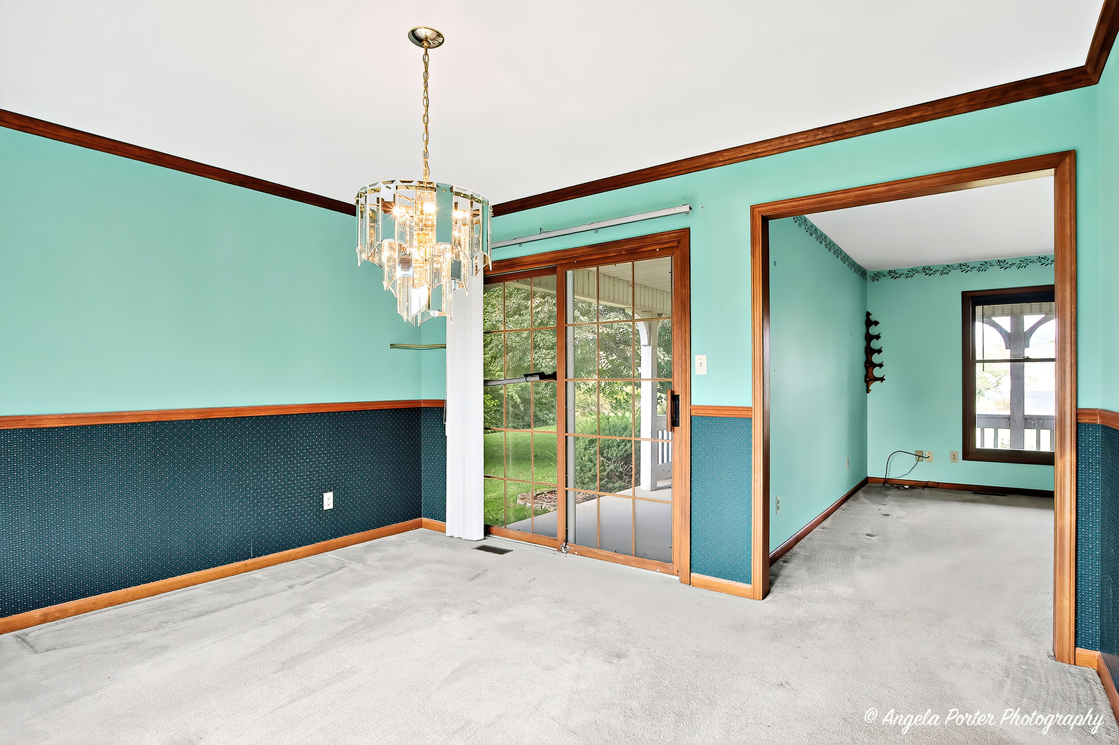 Crystal Lake, Illinois, 60012, United States, 4 Bedrooms Bedrooms, ,3 BathroomsBathrooms,Residential,For Sale,1982844