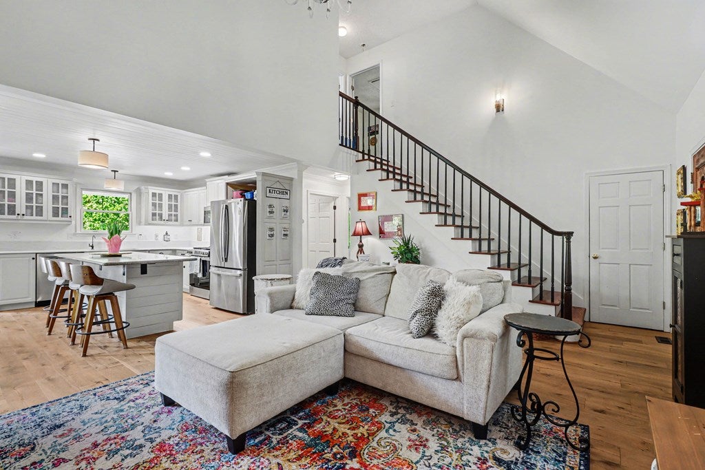 Ellijay, Georgia, 30540, United States, 3 Bedrooms Bedrooms, ,4 BathroomsBathrooms,Residential,For Sale,2044950