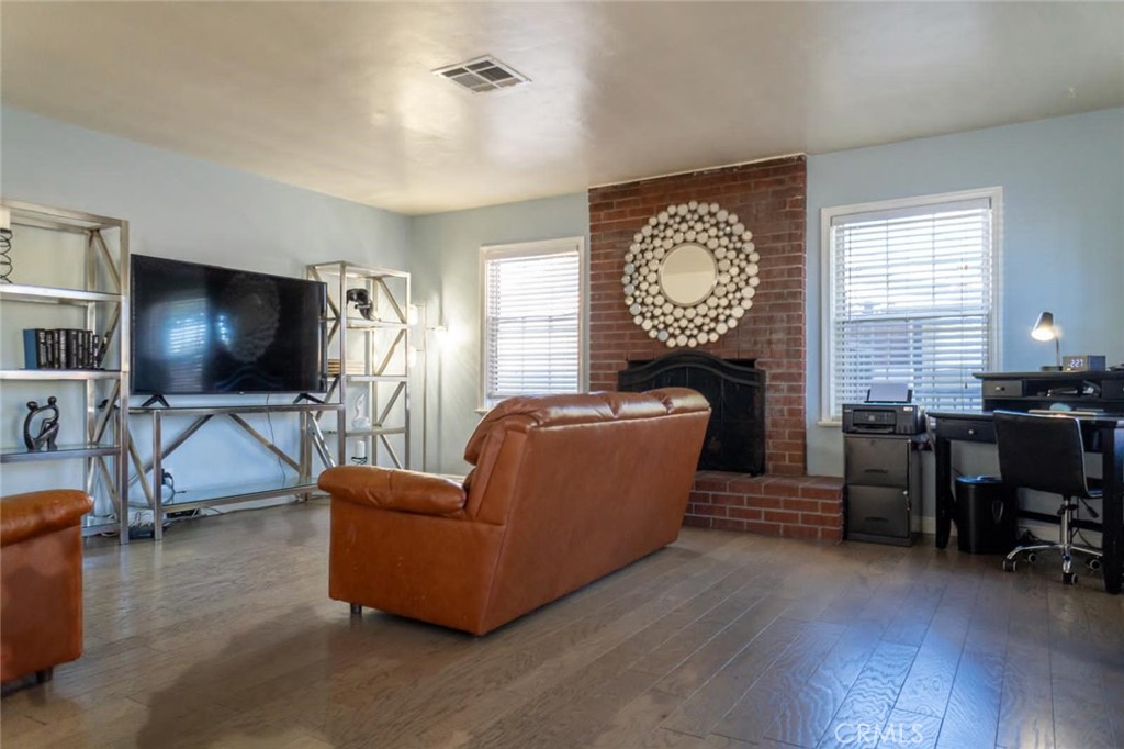 Long Beach, California, 90805, United States, 2 Bedrooms Bedrooms, ,2 BathroomsBathrooms,Residential,For Sale,2013081