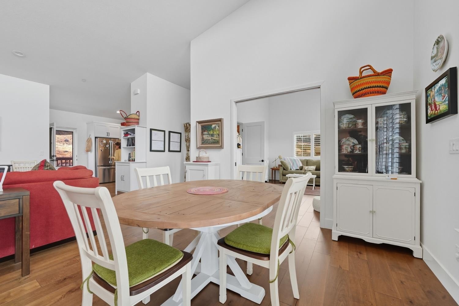 Mountain Ranch, California, 95246, United States, 4 Bedrooms Bedrooms, ,3 BathroomsBathrooms,Residential,For Sale,1976559