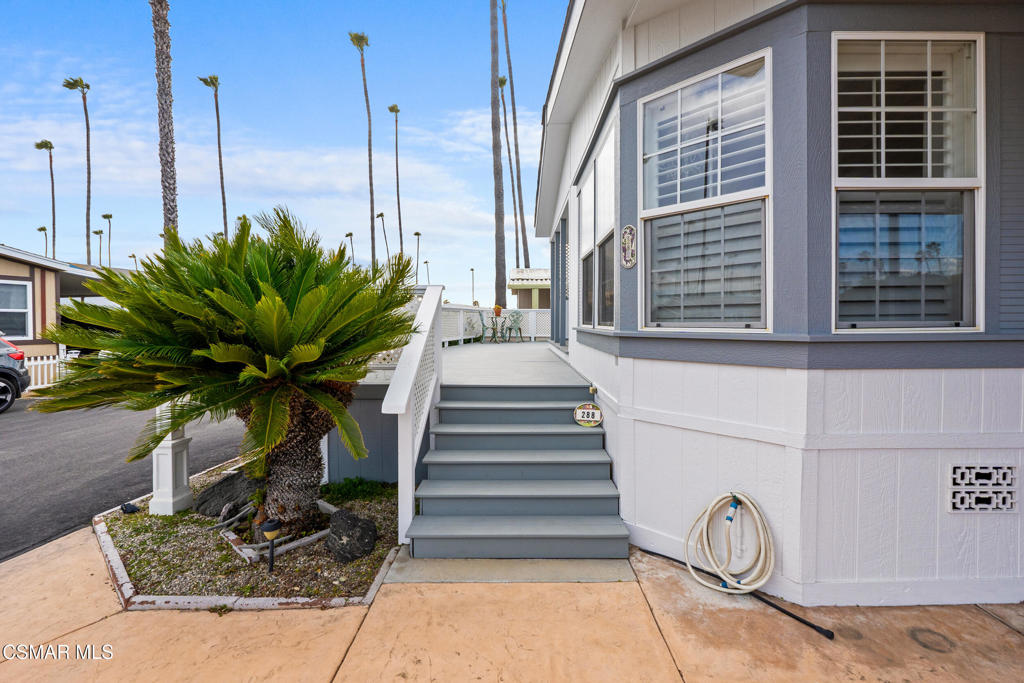 Ventura, California, 93001, United States, 3 Bedrooms Bedrooms, ,2 BathroomsBathrooms,Residential,For Sale,1921287