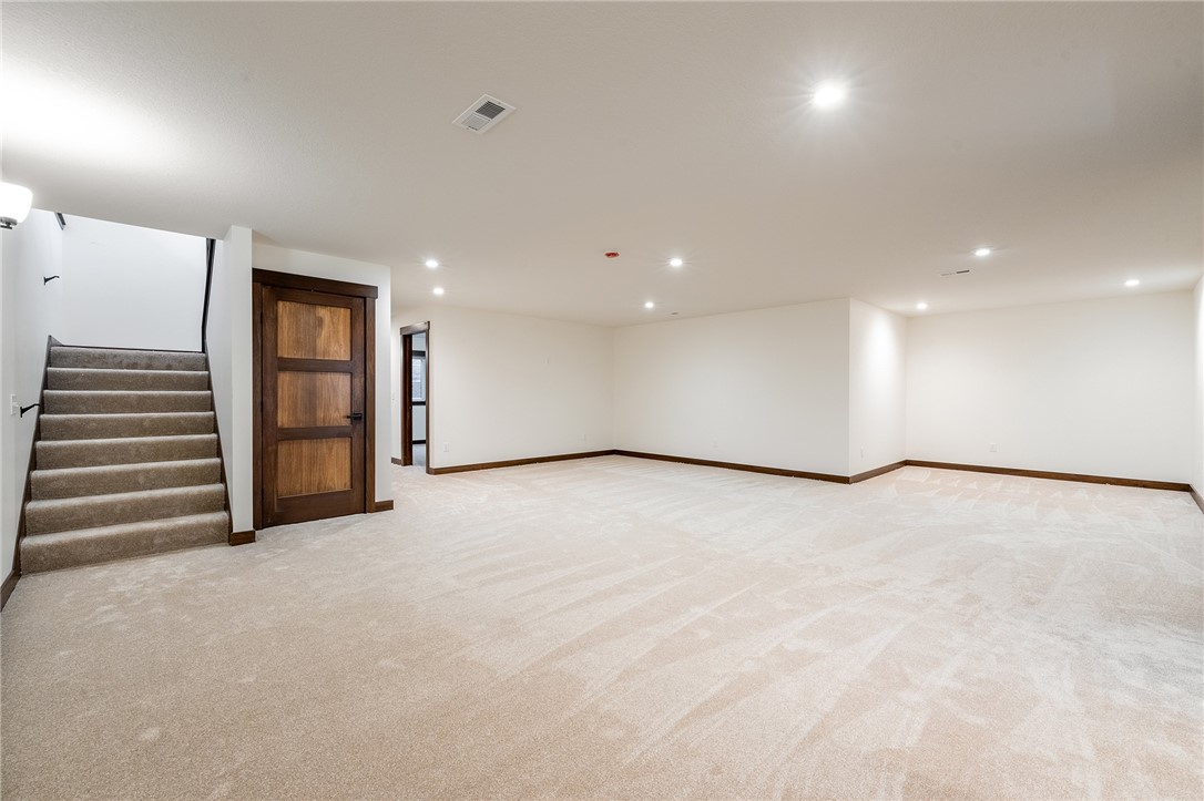 Chippewa Falls, Wisconsin, 54729, United States, 5 Bedrooms Bedrooms, ,3 BathroomsBathrooms,Residential,For Sale,1795150