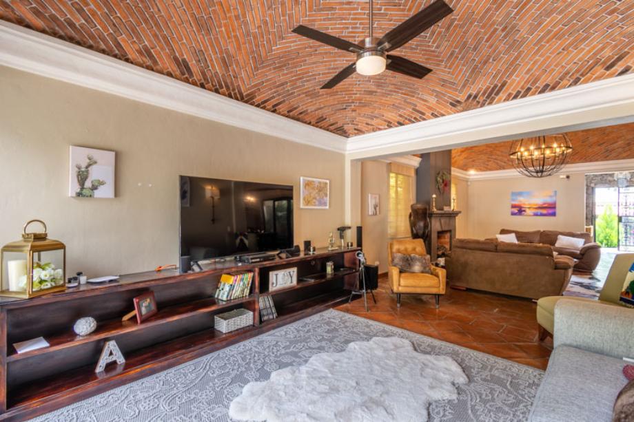 Malaga, San Miguel de Allende, Guanajuato, 37797, Mexico, 4 Bedrooms Bedrooms, ,3 BathroomsBathrooms,Residential,For Sale,Malaga,1625691