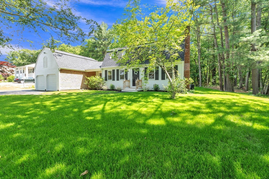 North Attleboro, Massachusetts, 02760, United States, 3 Bedrooms Bedrooms, ,Residential,For Sale,1872136